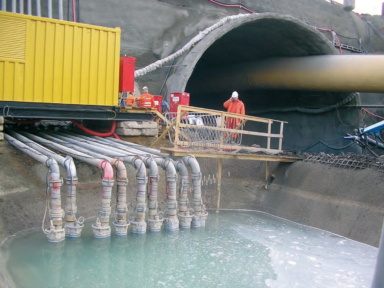 Pumping installation at infrastructure site